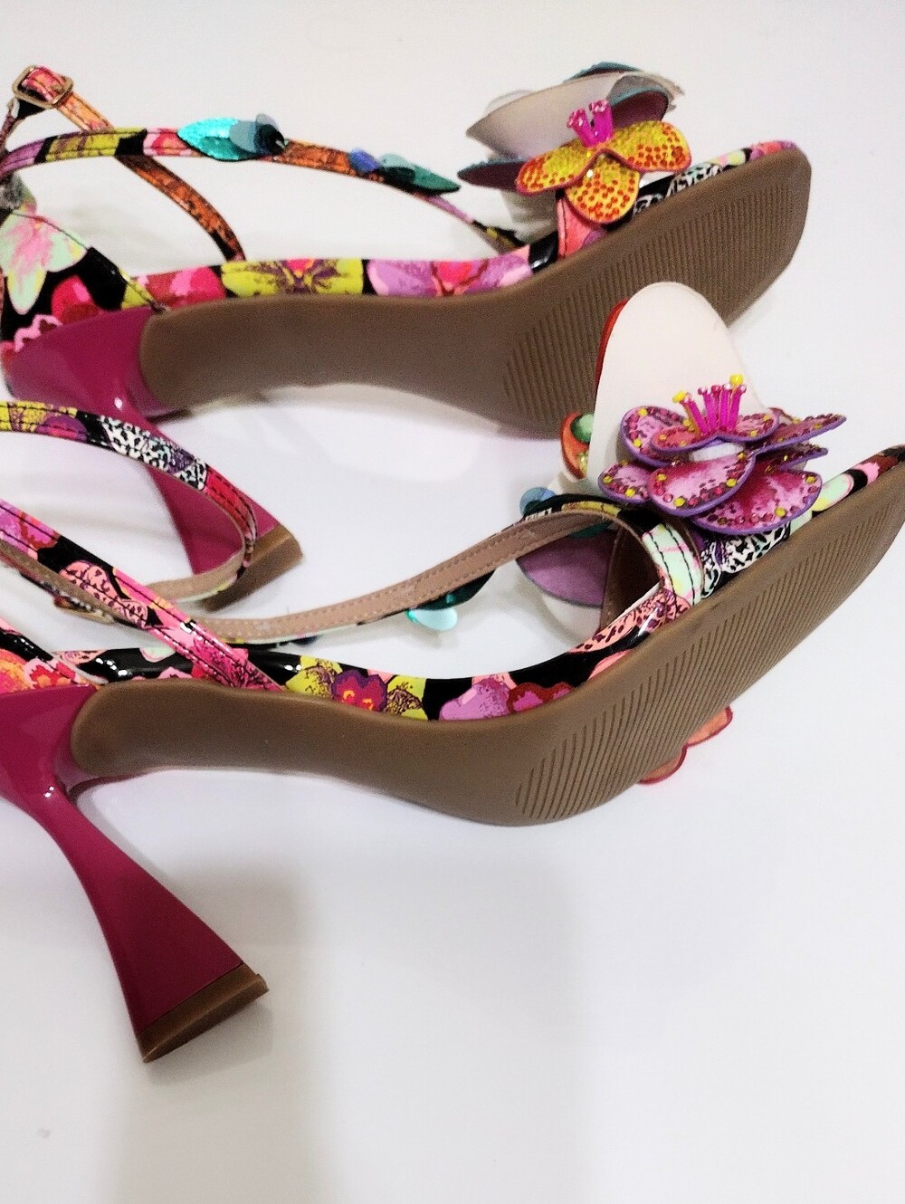 Betsey Johnson Sz 6.5 Chic Multicolor Floral Butterfly Appliqué Heels - Picture 5 of 14